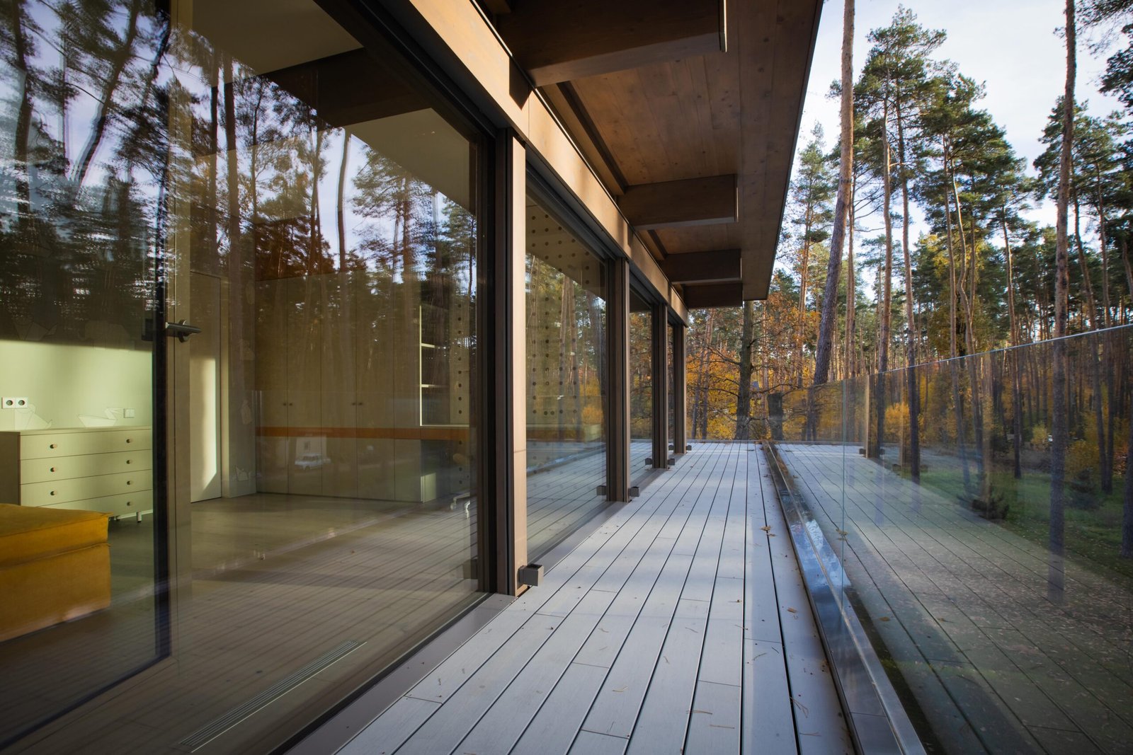 What is a Prefab Glass House?